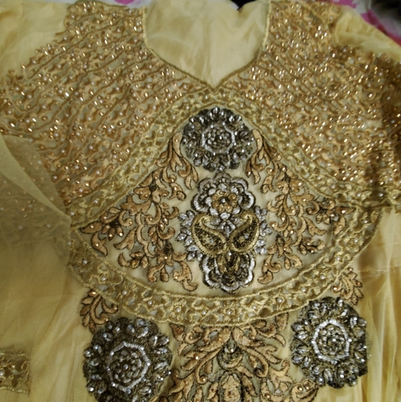 Unstitched embroidery dress - Picture 5 of 8